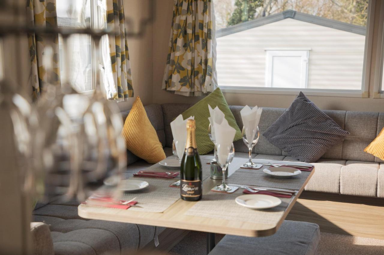 Vila 41 Orchard Bank, 3 Bed, Rockley Park Poole Exteriér fotografie