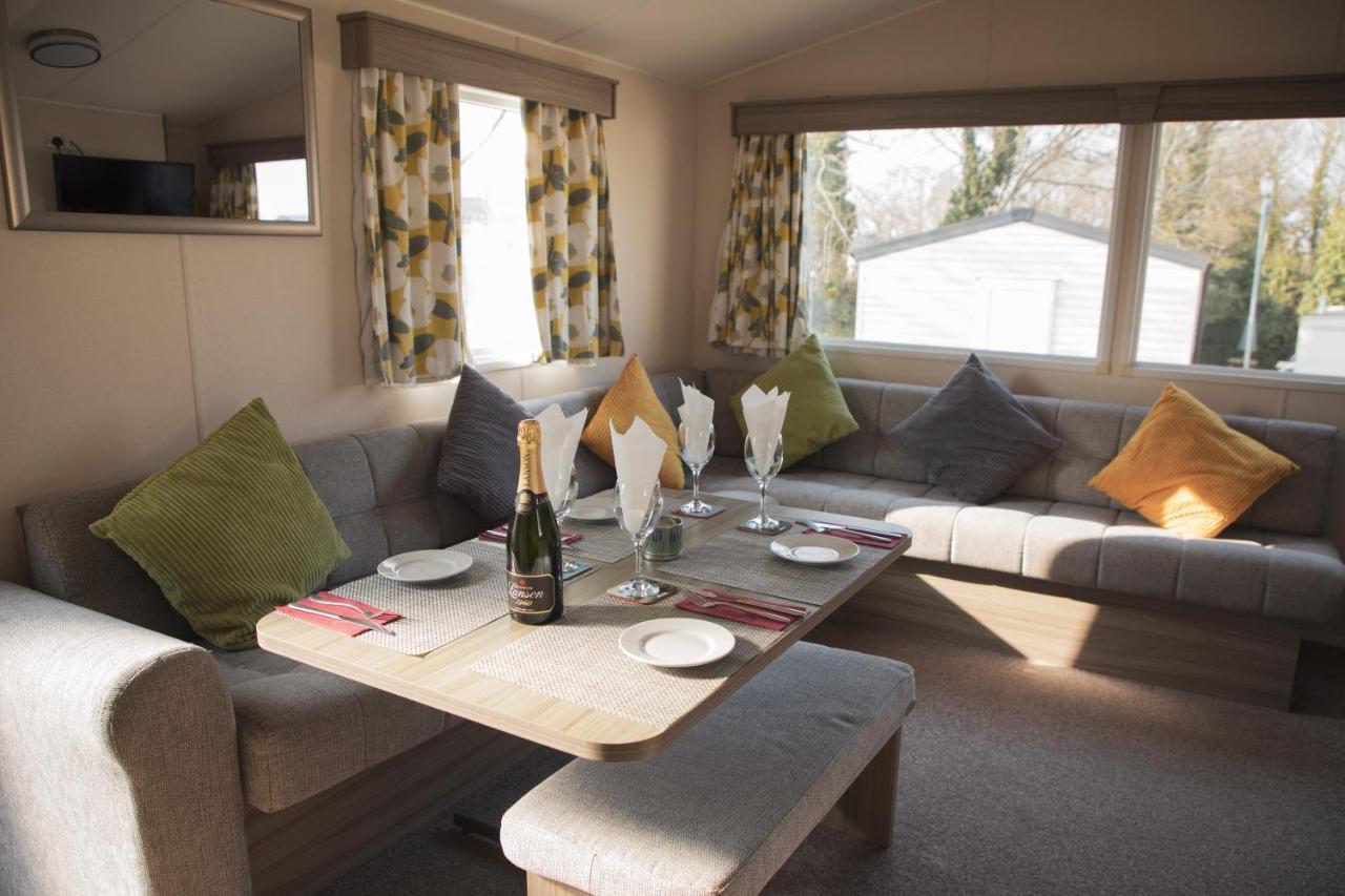 Vila 41 Orchard Bank, 3 Bed, Rockley Park Poole Exteriér fotografie