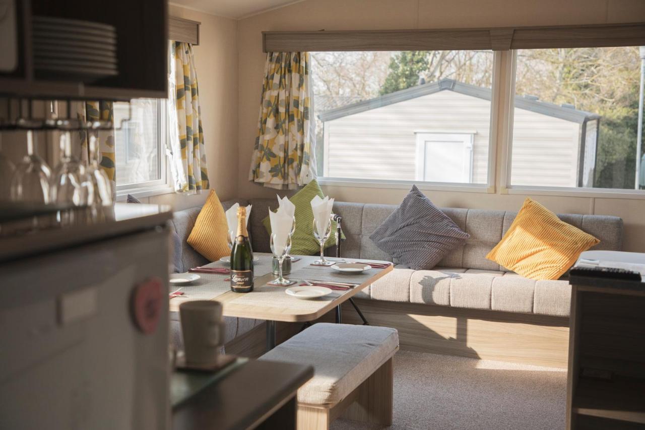 Vila 41 Orchard Bank, 3 Bed, Rockley Park Poole Exteriér fotografie