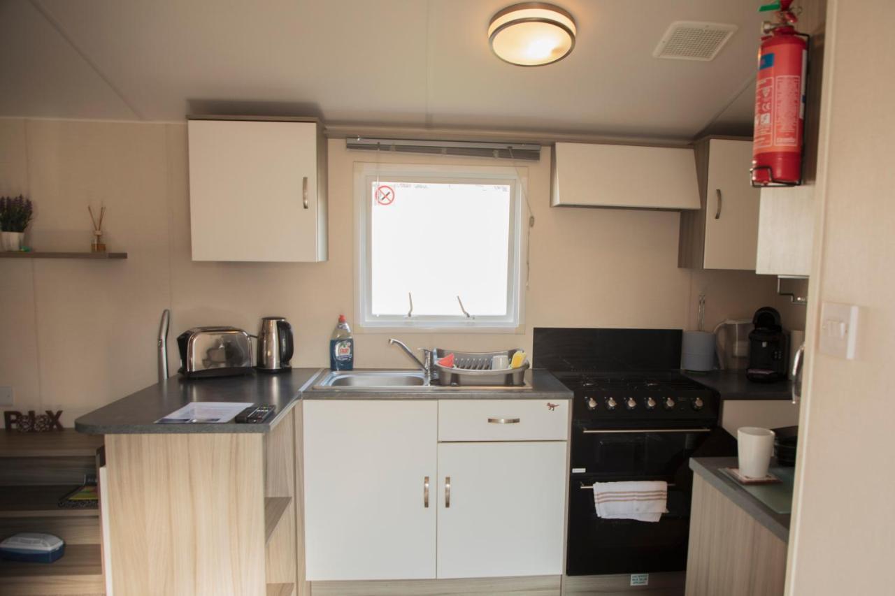 Vila 41 Orchard Bank, 3 Bed, Rockley Park Poole Exteriér fotografie