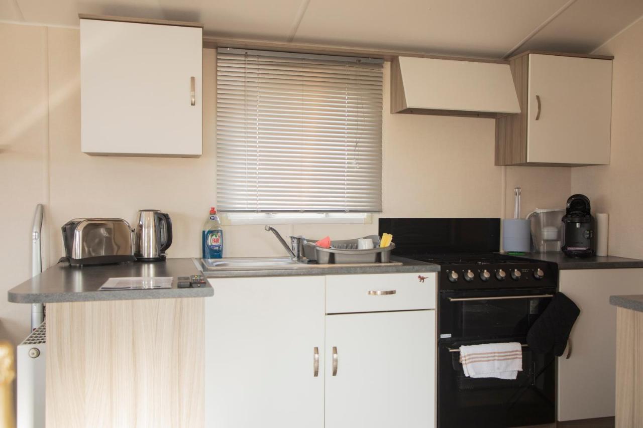 Vila 41 Orchard Bank, 3 Bed, Rockley Park Poole Exteriér fotografie
