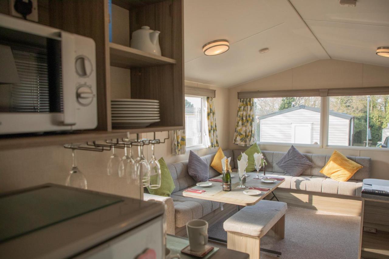 Vila 41 Orchard Bank, 3 Bed, Rockley Park Poole Exteriér fotografie